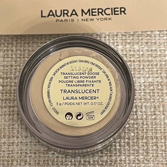 Laura Mercier Translucent Loose Setting Powder 5g / 0.17oz - Picture 2 of 4